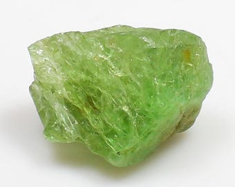 Natural Green Tsavorite Raw Gemstone (68.00 CT, 26x19x14 MM)