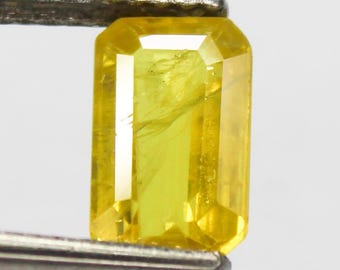 Faceted Yellow Sapphire: Square Cut Gemstone, 1.44 CT