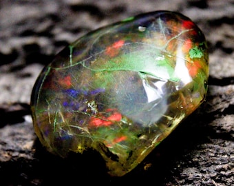Ethiopian Opal Raw Specimen: Multi-Fire Rough Opal (41x29x13 MM, 103.95 Carats