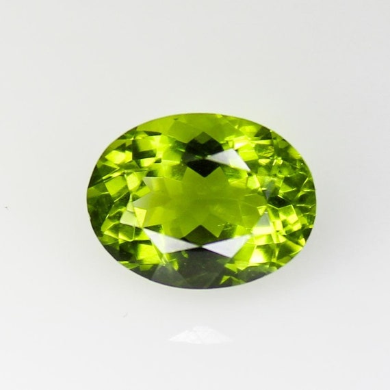 Oval Green Tourmaline Gemstone: AAA+ Faceted Jewelry Stone (10x7x6 MM, 2.40 CTS)