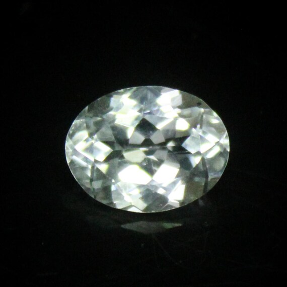Faceted White Topaz: Oval Gemstone, 3.65 Carats, 11x8x5 mm