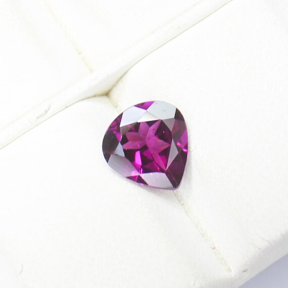Pink Rhodolite Garnet Heart: 1.80 ct Loose Gemstone