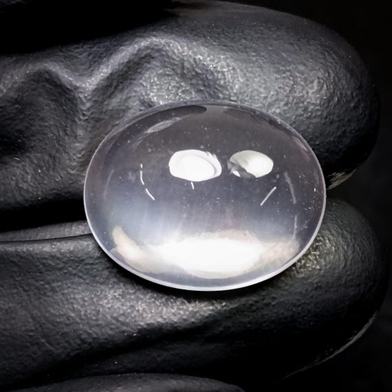 Oval Pink Rose Quartz Cabochon: 16.30 Carats for Jewelry Making