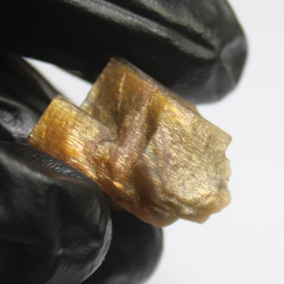 Raw Orange Sunstone Piece: Natural Gemstone for Jewelry Making (28.00 Carats, 25x16x11 mm)