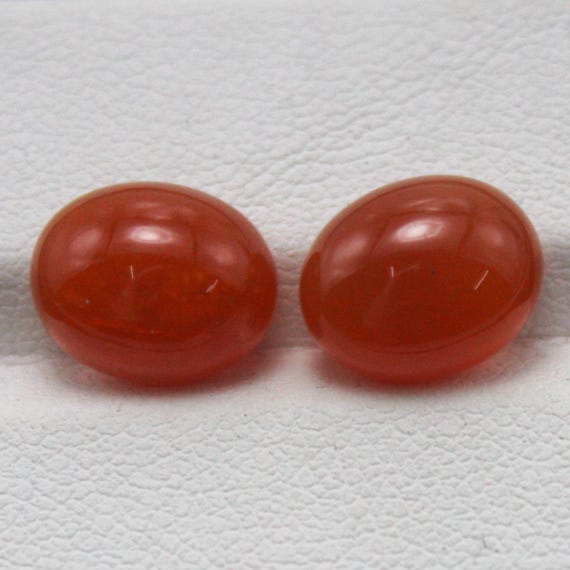 Natural Orange Carnelian Pair Cabochon: Oval Shape Gemstone 7.65 Carat 11x9x5 mm Size