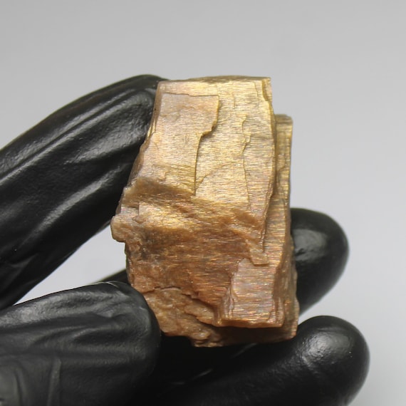 Raw Orange Sunstone Piece: Natural Gemstone for Jewelry Making (110.00 Carats, 40x30x15 mm )