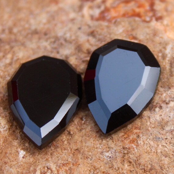 Black Spinal Pear Shape Pair Spinal Gemstone: Faceted Jewelry Making (16x12x3 MM, 17.50 CTS )