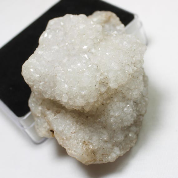 Natural White Crystal Druzy Raw Piece In Rough Shape 660 Carats 70x55x35 mm Size