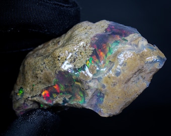 Raw Ethiopian Opal Crystal: Natural Rainbow Stone, 233.00 Cts