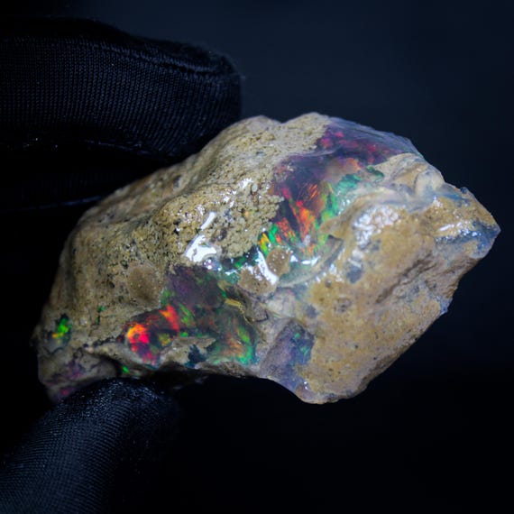 Raw Ethiopian Opal Crystal: Natural Rainbow Stone, 233.00 Cts