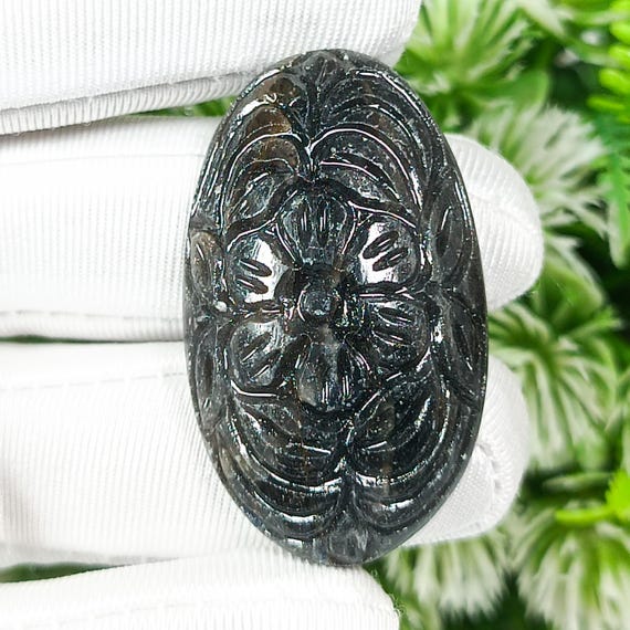 Carved Natural Sapphire Cabochon: Vintage Jewelry Gemstone (40x24x8mm, 87Cts)