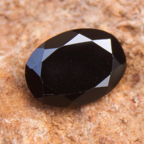 Black Spinal Oval Shape Spinal Gemstone: Faceted Jewelry Making (13x10x4 MM, 6.30 CTS )