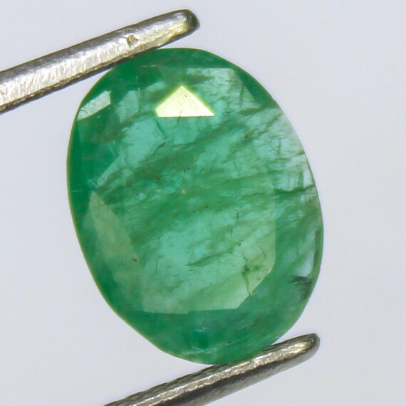 Faceted Zambian Emerald Gemstone: 1.40 Carat Oval, 10 x 7.5 mm