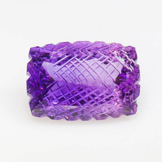 Natural Amethyst Loose Gemstone: Purple Carving Cut, 27.00 CT (22x15x11mm)