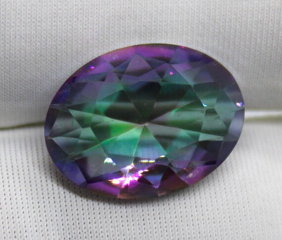 Faceted Mystry Quartz Gemstone: Rainbow Quartz Loose Gems 5.60 Carat (16x12x6 MM)