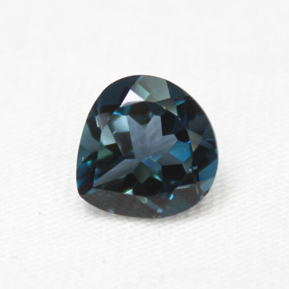 Faceted London Blue Topaz Heart: 2.40 Carat Gemstone (8x8x5 mm