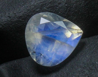 Faceted Rainbow Moonstone Heart Gemstone: 2.30 Carat, 9x9x6 mm