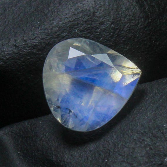 Faceted Rainbow Moonstone Heart Gemstone: 2.30 Carat, 9x9x6 mm