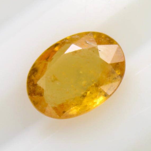 Natural Faceted Yellow Sapphire Piece In Oval Shape 1.20 Carats 8x6x3 mm Size
