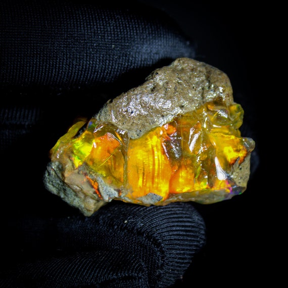 Natural Ethiopian Opal Raw Specimen: Rainbow Fire Rough (35x21x12 MM, 48.20 CTS)