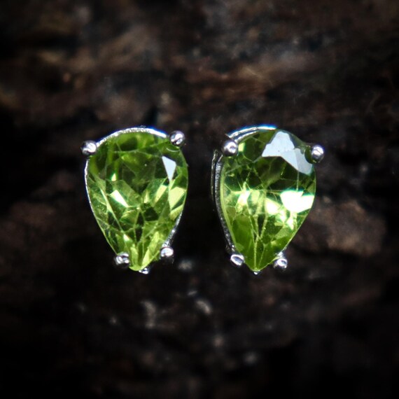 Hand Made Sterling Silver Studs Of Natural Peridot Studs , .925 Sterling Silver Beautiful Studs For Wedding Gift ,1.66 Gram Studs
