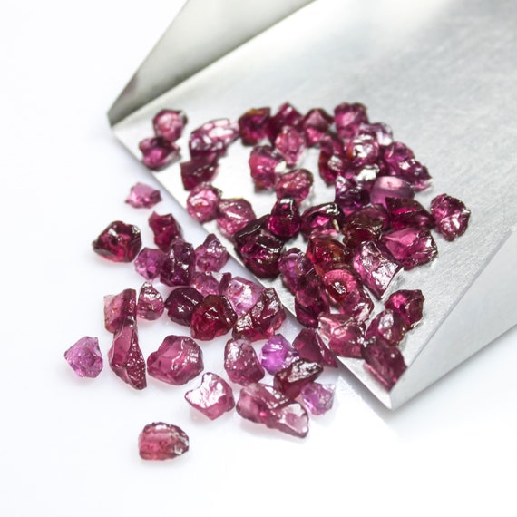 Pink Garnet Raw Lot 65 Pcs , Natural Rhodolite Garnet Rough, Garnet Crystal, Garnet Gemstone, Size 3mm -7mm, 50.00 Cts