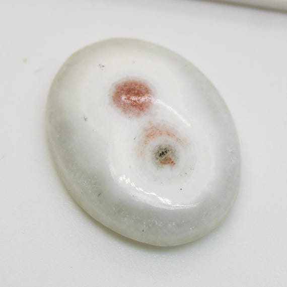 Solor Quartz Cabochon: Oval Gemstone for Jewelry Making (25.80 Carats, 25x19x7 mm)