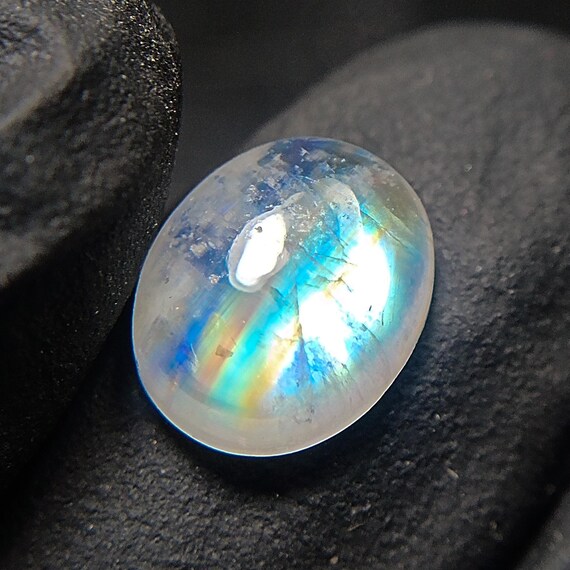 Oval Rainbow Moonstone Cabochon: 3.00 Carats, 10x8x4 mm