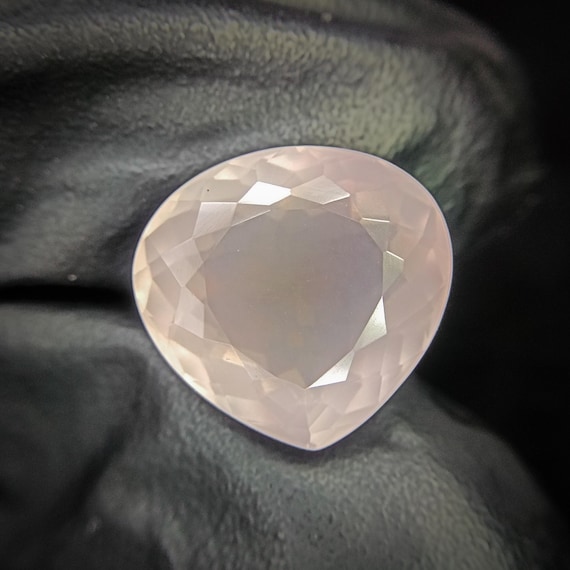 Faceted Pink Rose Quartz Heart: 11.15 Carats for Jewelry Making