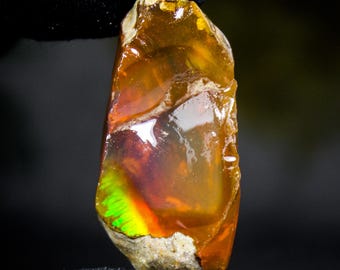 AAA+++ Opal, Specimen Opal Raw, Natural Ethiopion Opal Raw, Rainbow Fire, Opal Rough 39x21x17 mm, 88.15 CTS