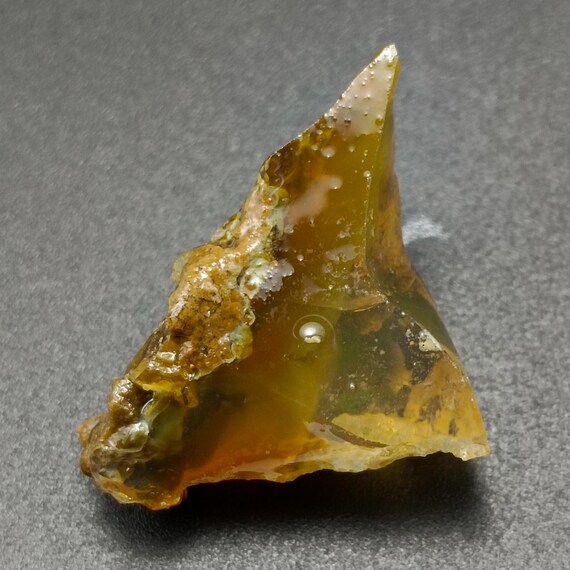 Natural Oil Ethiopian Opal Specimen, Rainbow Fire, Opal Rough (30x19x13 mm, 23.30 CTS)