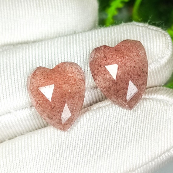Natural Strawberry Quartz Heart Gemstone Earring Pair: Rose Cut, 14x11x5mm