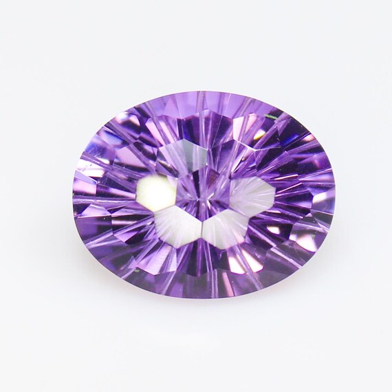 Natural Amethyst Gemstone: 11.00 CT Oval Football Cut (17x13x10mm)