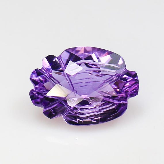 Natural Purple Amethyst Carving: 10.00 CT Loose Gemstone (18x13x9mm)