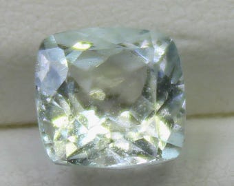 Faceted Aquamarine Square Gemstone: 1.60 Carats, 7x7x5 mm