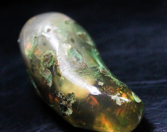 Natural Ethiopian Opal Specimen: Multi Fire Raw Gemstone (51x32x23 MM, 160.85 Carats)