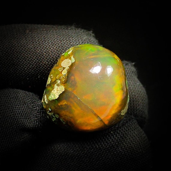Opal Raw, Specimen Opal Raw, Natural Ethiopion Opal Raw, Rainbow Fire, Opal Rough 23x22x16 MM, 39.00 Cts