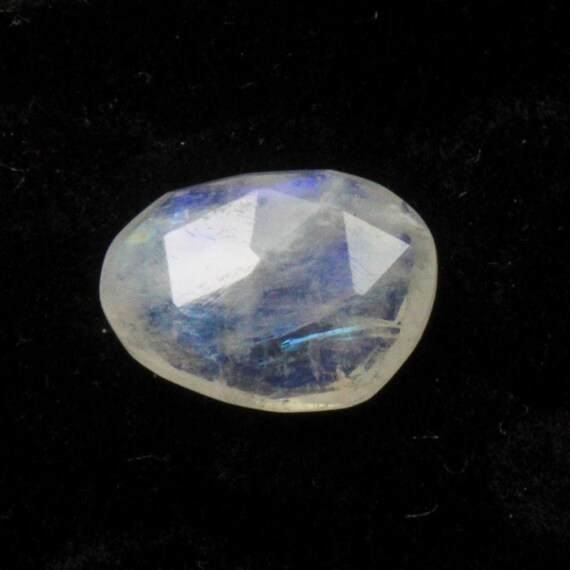 Rainbow Moonstone Rose Cut Gemstone: 3.40 Carat, 12.5x10mm
