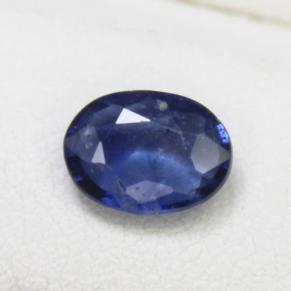 Natural Faceted Blue Sapphire Piece In Oval Shape 0.75 Carats 7x5x2 mm Size