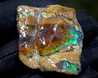 AAA+++ Opal, Specimen Opal Raw, Natural Ethiopion Opal Raw, Rainbow Fire, Opal Rough 32x32x16 mm, 93.20 CTS