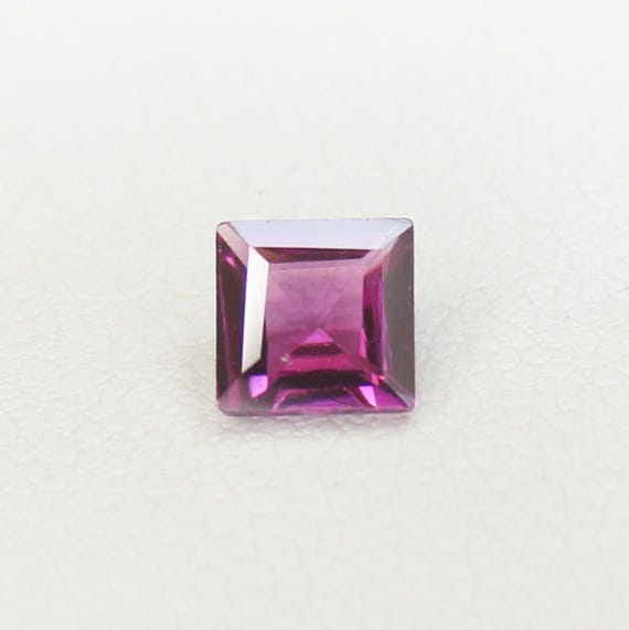 Faceted Rhodolite Garnet: Natural Pink Gemstone for Jewelry (5x5x2.5MM, 0.70 Cts
