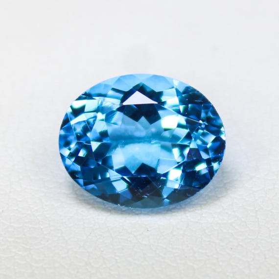 Natural Swiss Blue Topaz Gemstone: Oval Cut (11x9x6 MM, 4.30 Carat)
