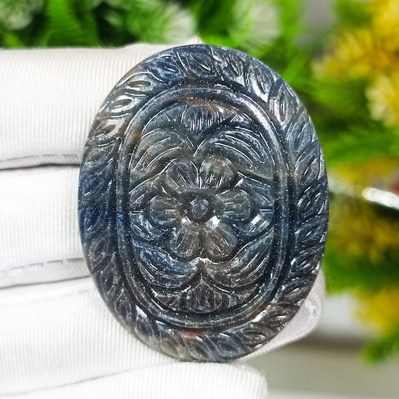 Natural Sapphire Carving: Oval Floral Gemstone (46x36x6mm, 113Cts)
