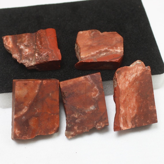 Natural Red Jasper Raw 5 Pieces In Rough Shape 186.00 Carats 22 mm To 30 mm Size For Jewellry Making