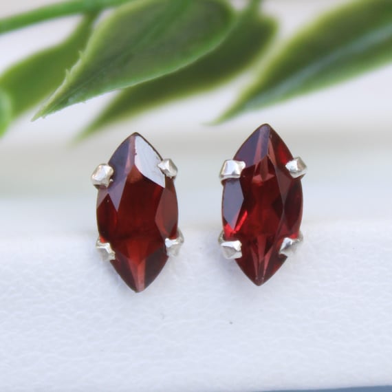 Natural Red Garnet Vintage Studs With 925 Sterling 1.00 Grams January Birthstone
