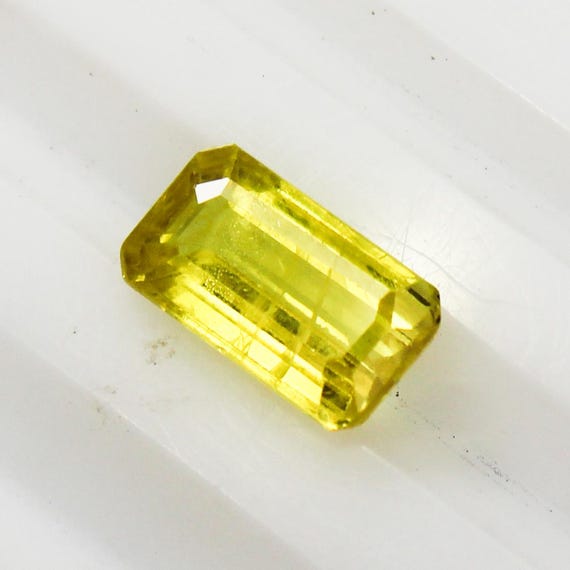Faceted Yellow Sapphire: Square Cut Gemstone, 1.24 CT