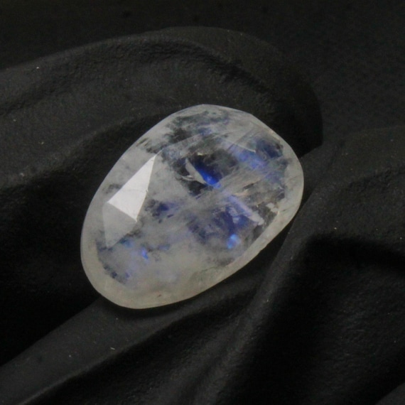 Rainbow Moonstone Rose Cut Gemstone: 4.40 Carat, 15x10x4 mm