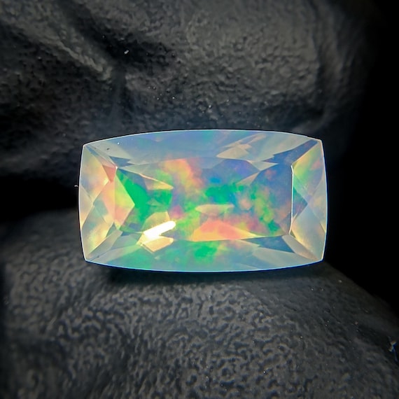 Faceted Ethiopian Opal: 2.50Ct Cushion Welo Fire Opal (12x7x6mm)