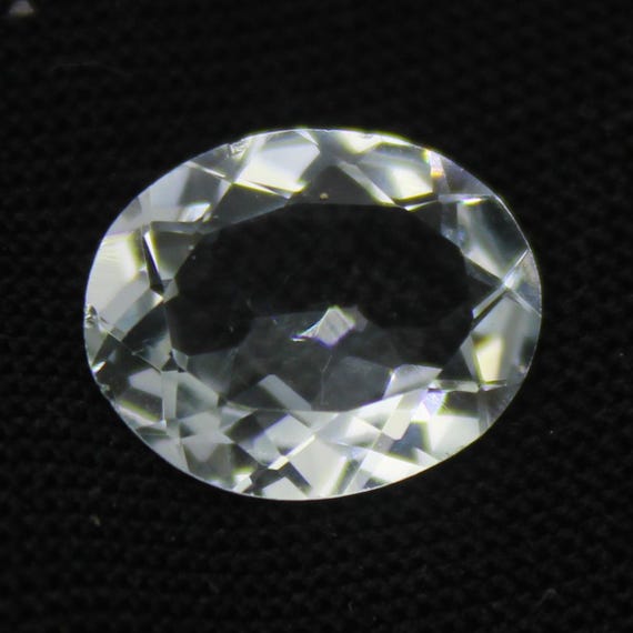 Natural Faceted White Topaz: 3.20 Carat Oval Shape Gemstone (11x9x4 mm)
