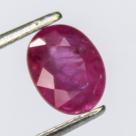 Faceted Pink Sapphire Gemstone, Oval Cut 1.70 Carat